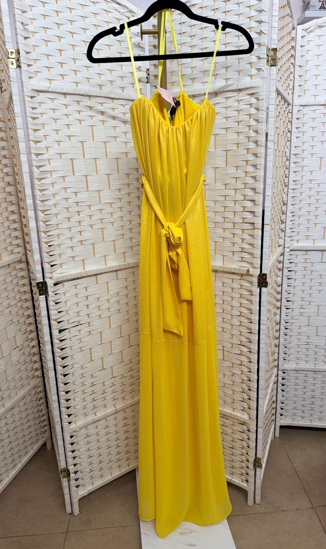 BCBGMAXAZRIA Maras Halter Maxi Dress Size 0 Yellow Chiffon Belted Gown 2