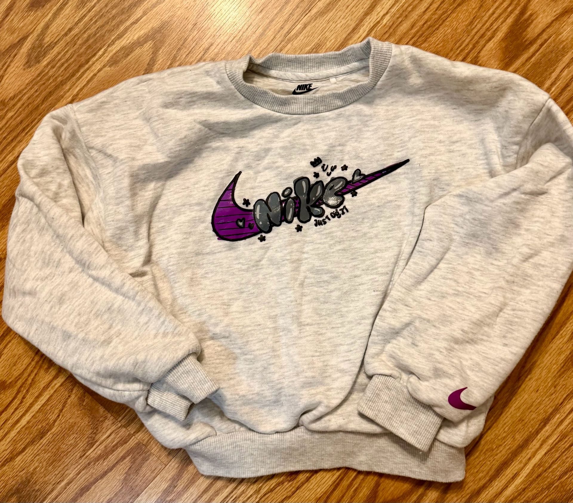 Nike Graffiti Sweatshirt Size 6X Grey Purple Bubble Letter Logo 2