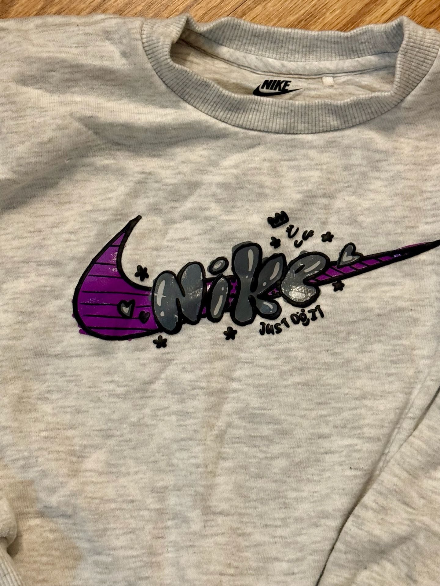Nike Graffiti Sweatshirt Size 6X Grey Purple Bubble Letter Logo 3