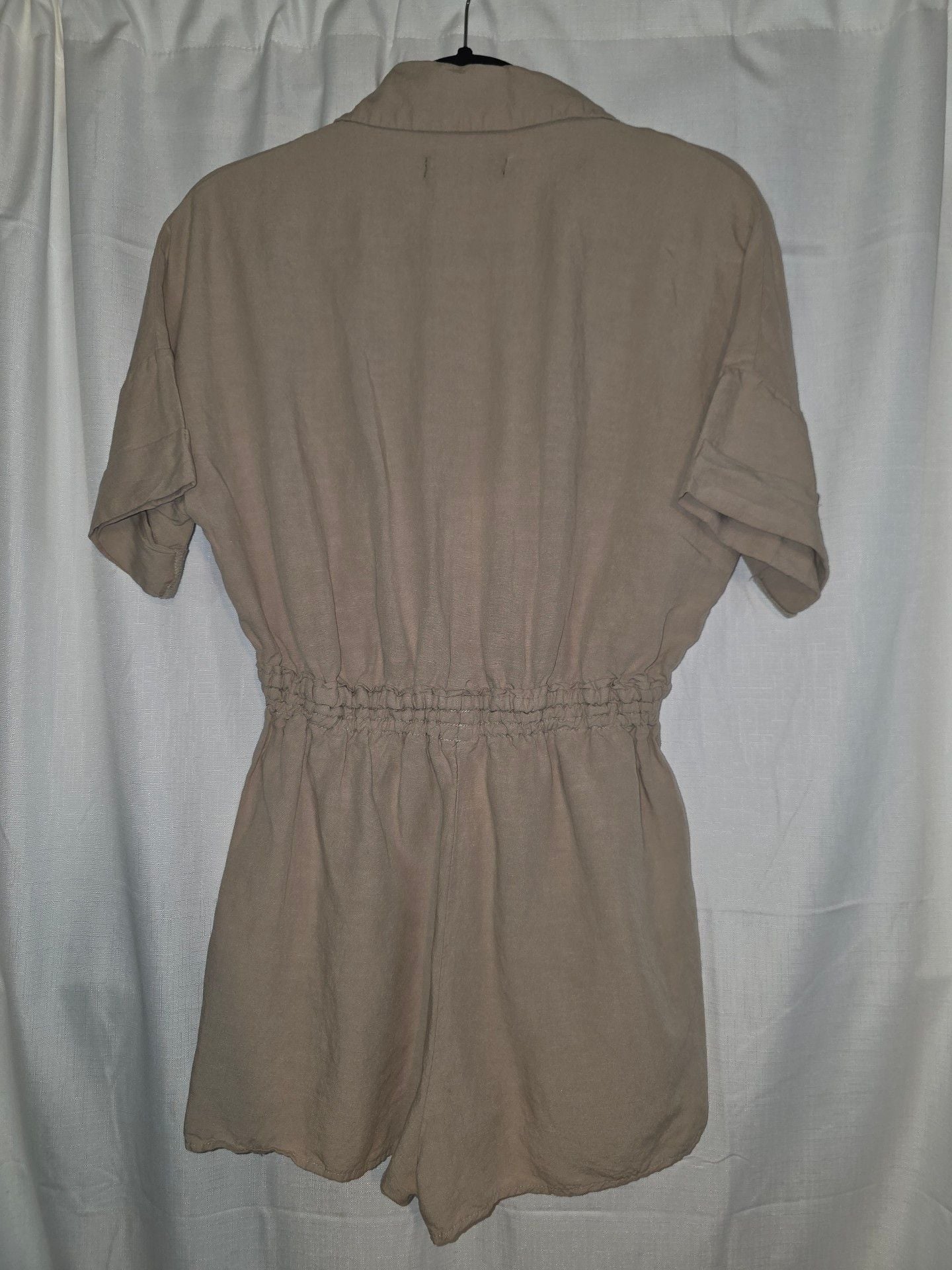 BlankNYC Romper Size XS Tan Button Front Utility Short Sleeved Pocket 6