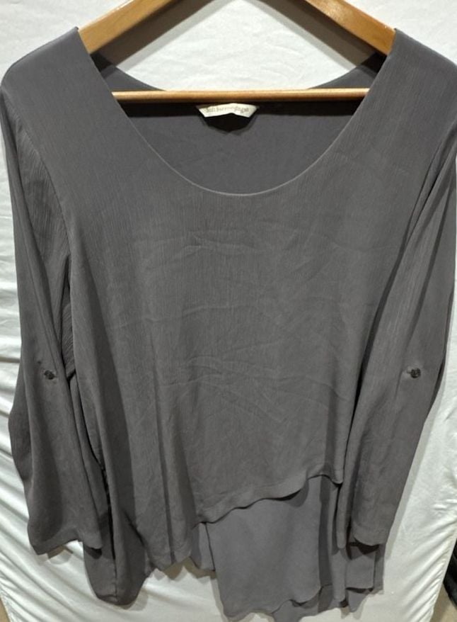 Soft Surroundings Mayfair Blouse Size Small Gray Asymmetrical Tunic Top
O880 5