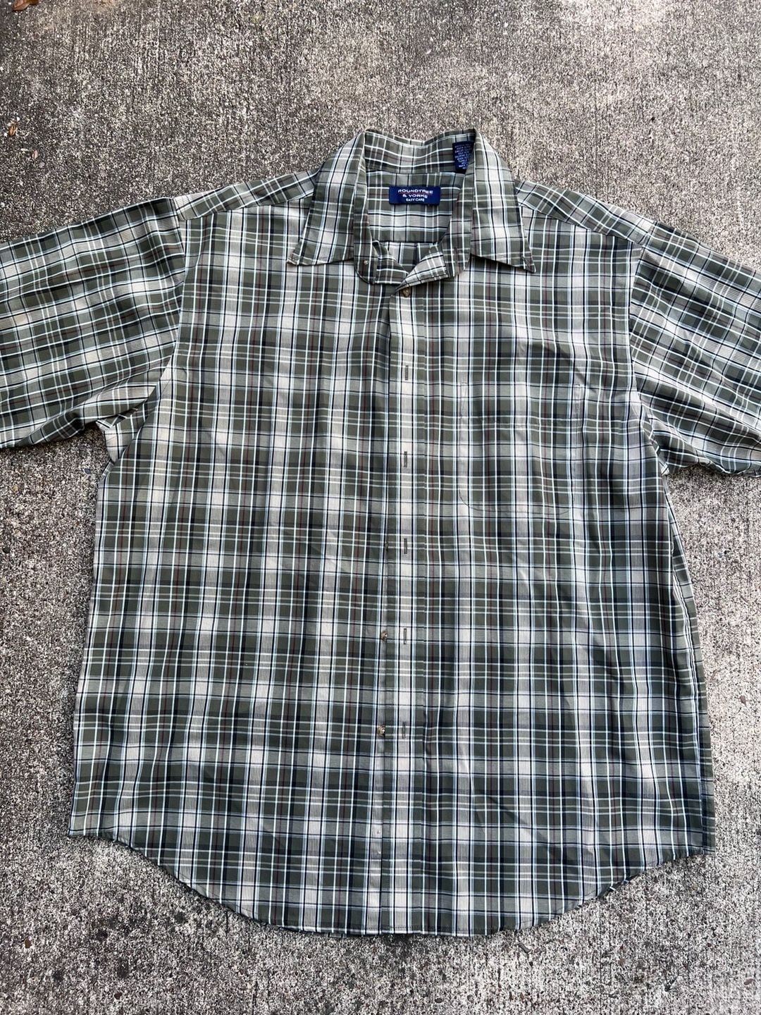Z- Roundtree & Yorke Plaid Short Sleeve Button Up Shirt Size L 2