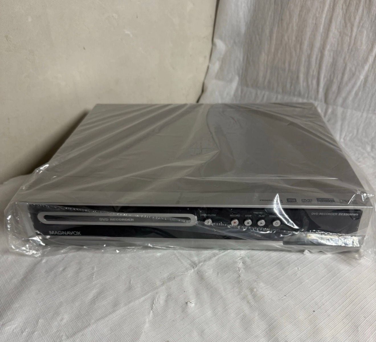 Magnavox ZC320MW8 Digital Video Disc Recorder 2