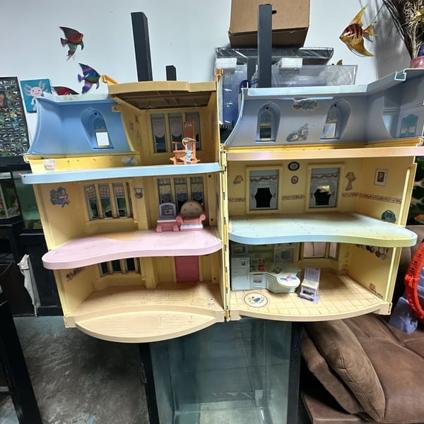 Fisher-Price Loving Family Sweet Sounds Victorian Mansion Dollhouse 2002