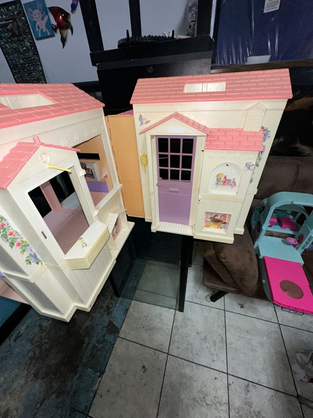 Mattel Fold up Barbie House for parts 1