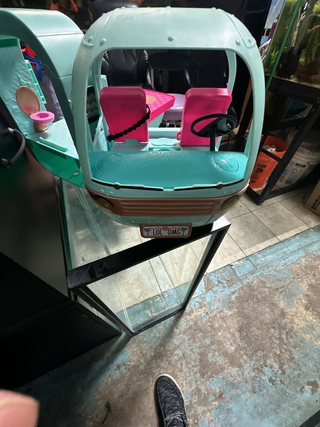L.O.L. Surprise! 2-in-1 Glamper Playset 1