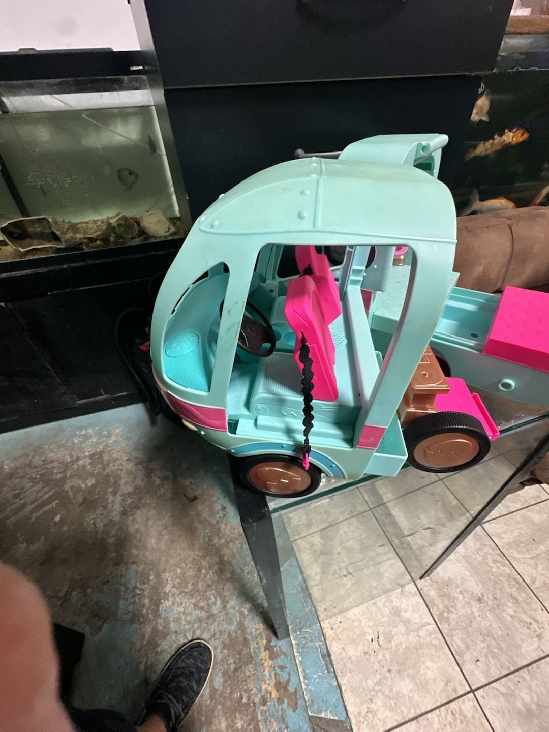 L.O.L. Surprise! 2-in-1 Glamper Playset 2
