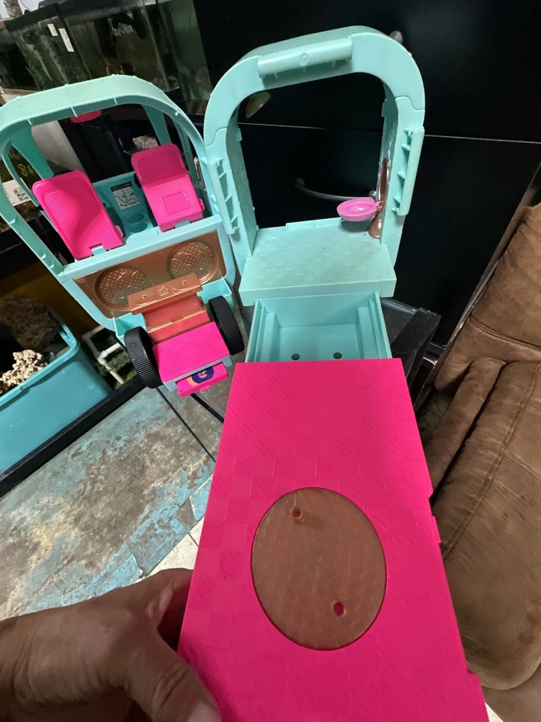 L.O.L. Surprise! 2-in-1 Glamper Playset 5