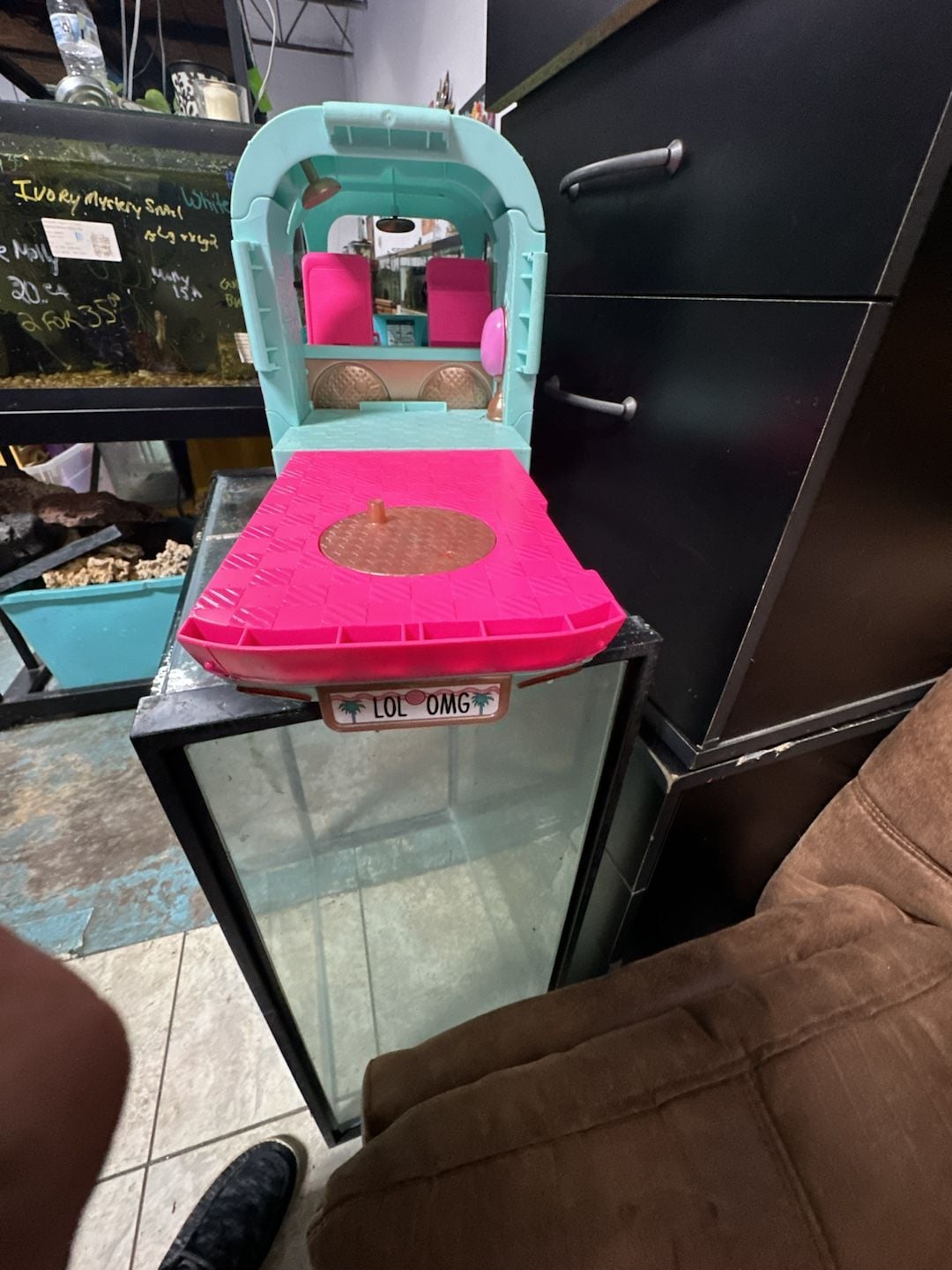 L.O.L. Surprise! 2-in-1 Glamper Playset 11