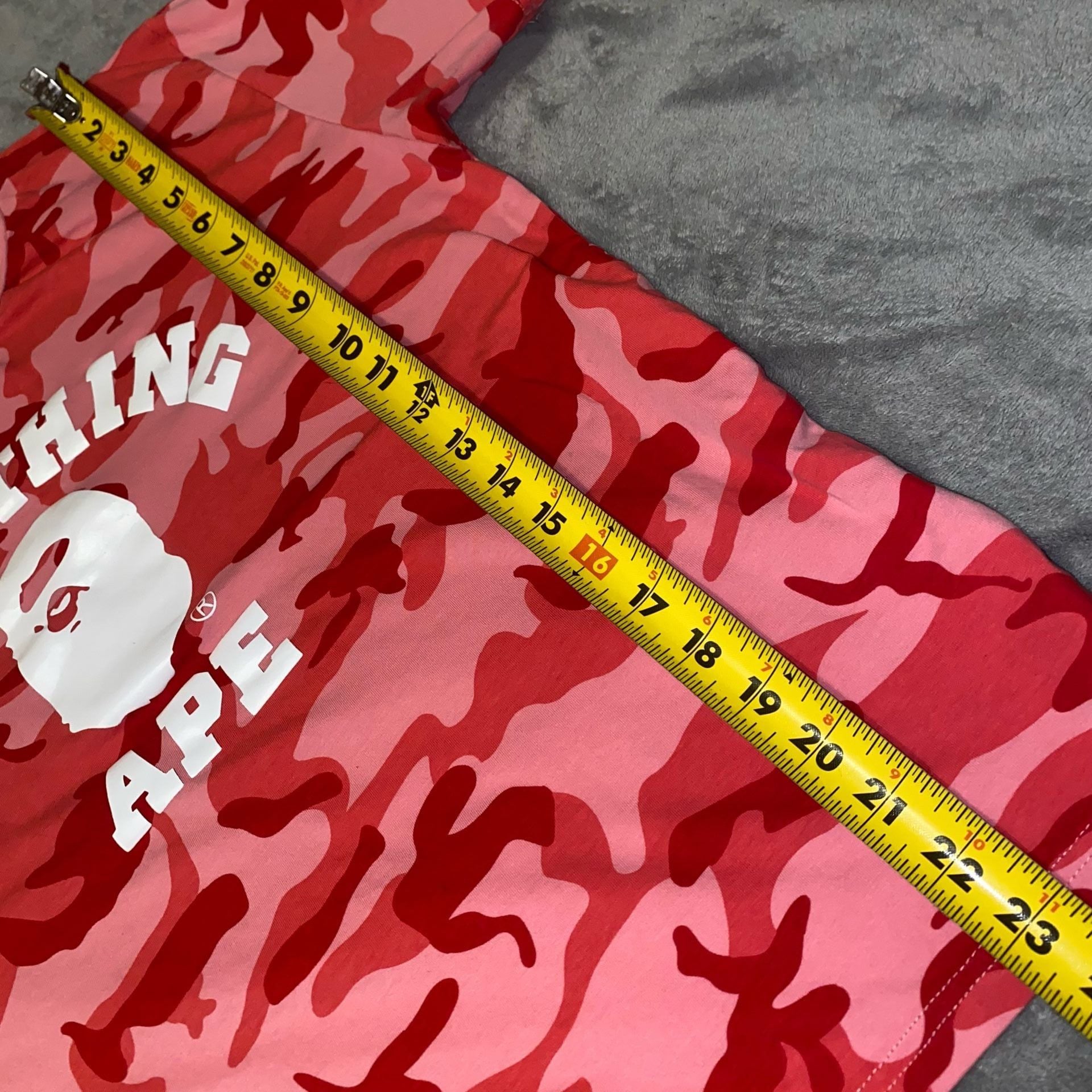 A Bathing Ape T-Shirt Size L Red Camo Graphic Tee 7