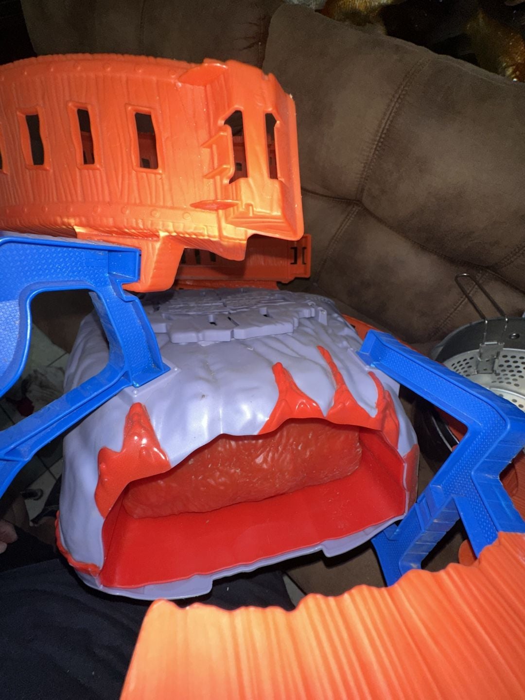Hot Wheels Monster Trucks T-Rex Volcano Arena Playset 3