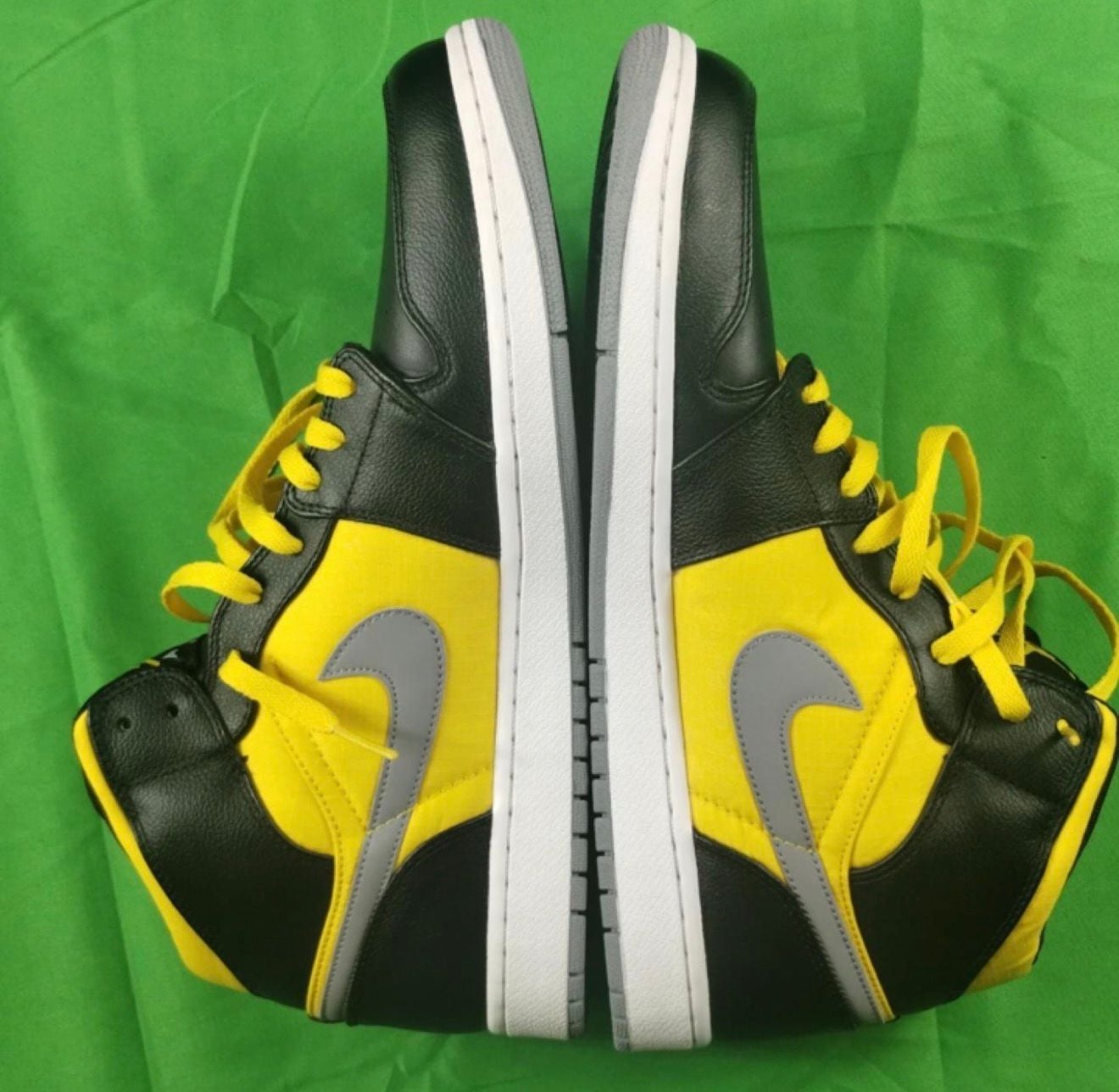 Jordan 1 Size 13 Oregon Ducks
#jordans #oregonducks #size13 3