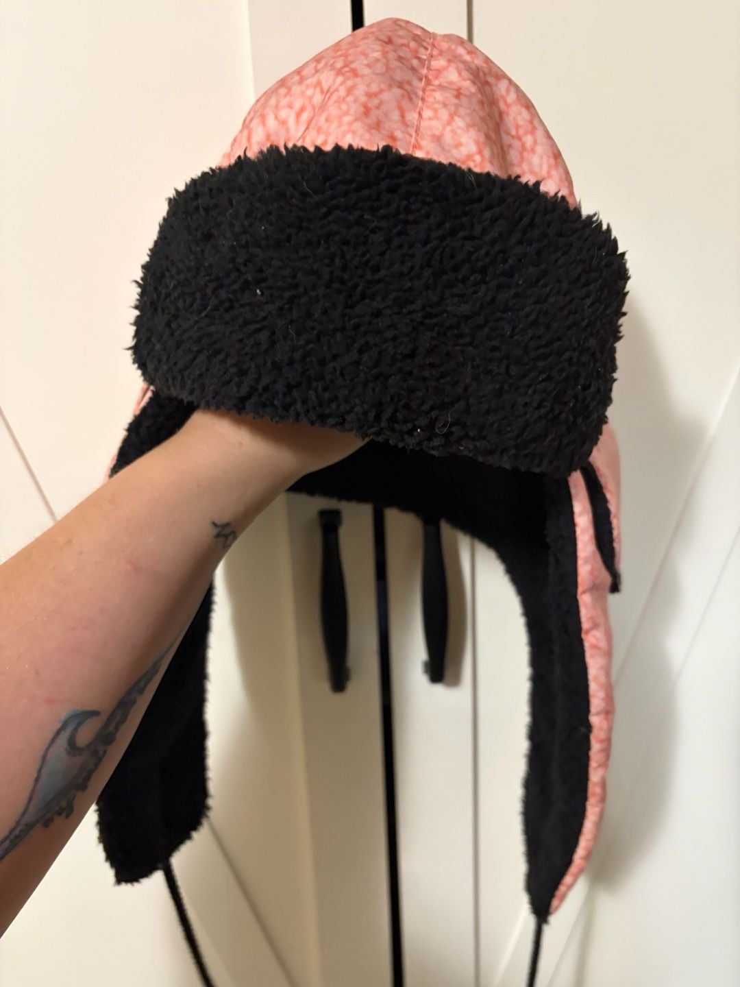Neff Trapper Hat Pink Black Faux Shearling Winter Ear Flap 3