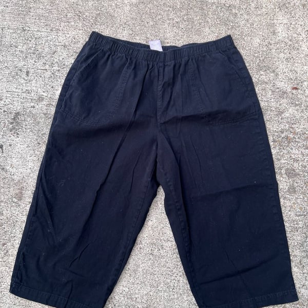 Z- White Stag Capri Pants Size XL (16-18) Black Cotton Pull-On