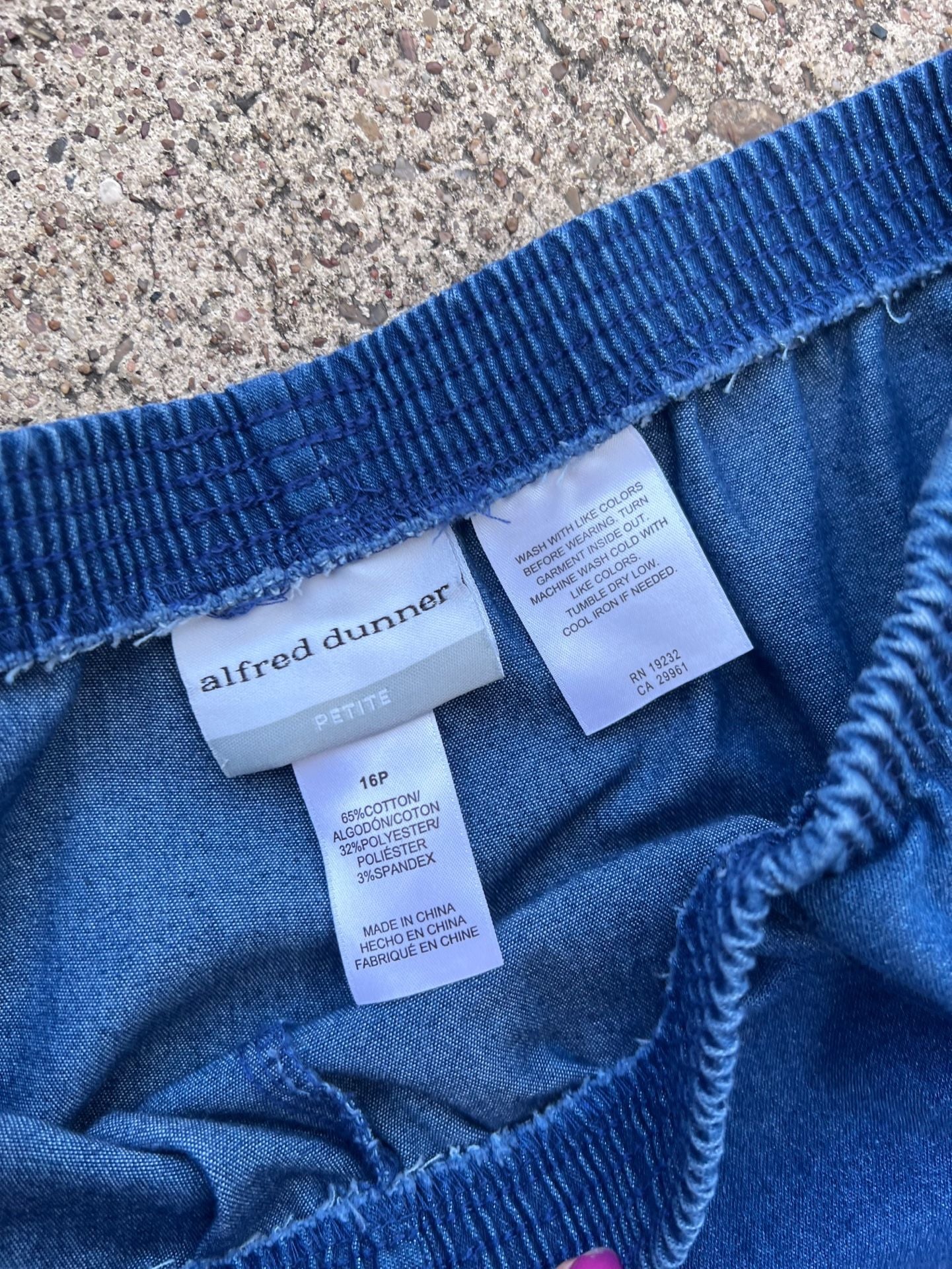 Z- Alfred Dunner Pull-On Pants Size 16P Blue Denim Elastic Waist 5