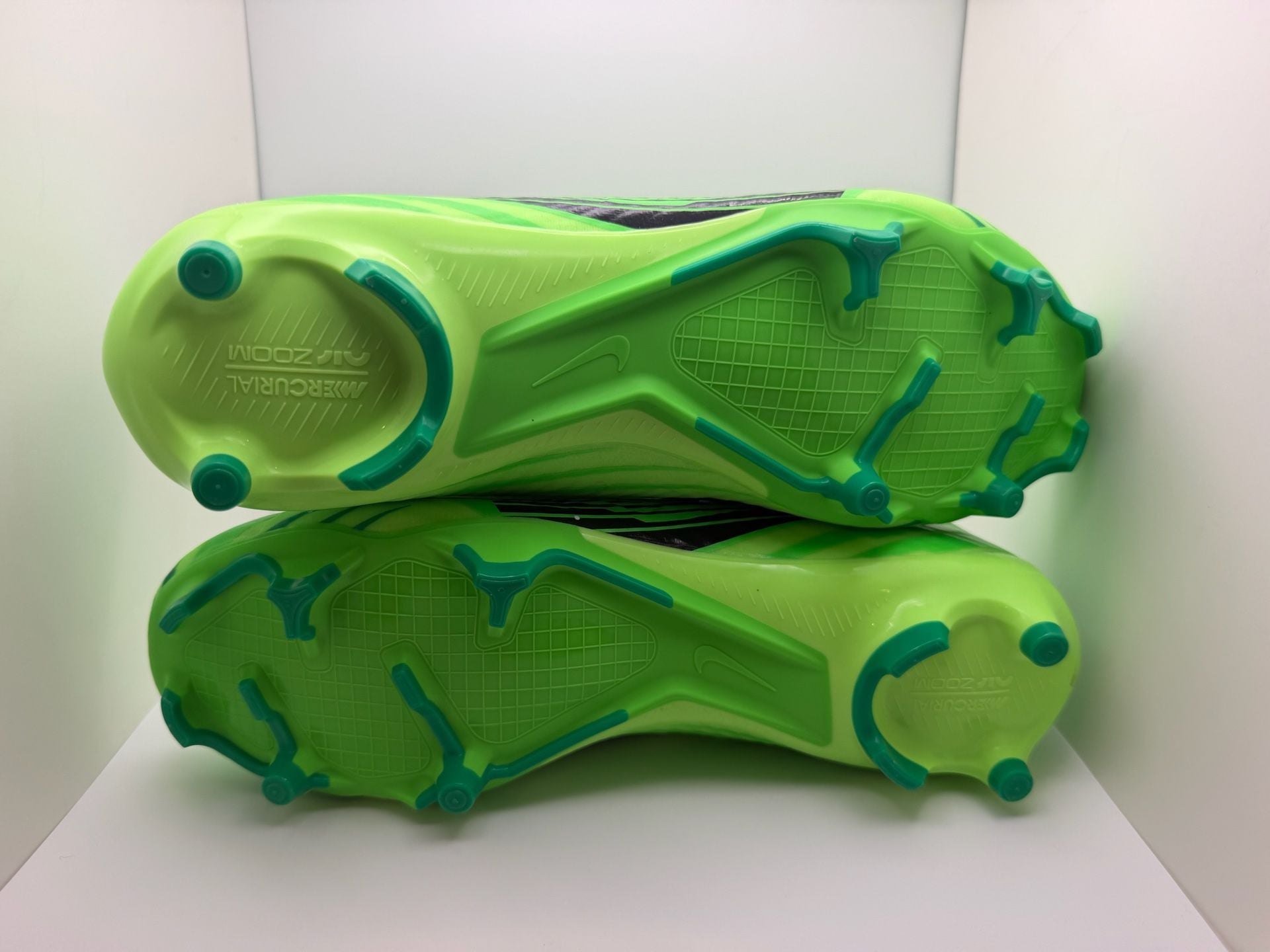 Nike Zoom Vapor 15 Acad Mds Fg/Mg Size 8.5 Green Strike Black 7