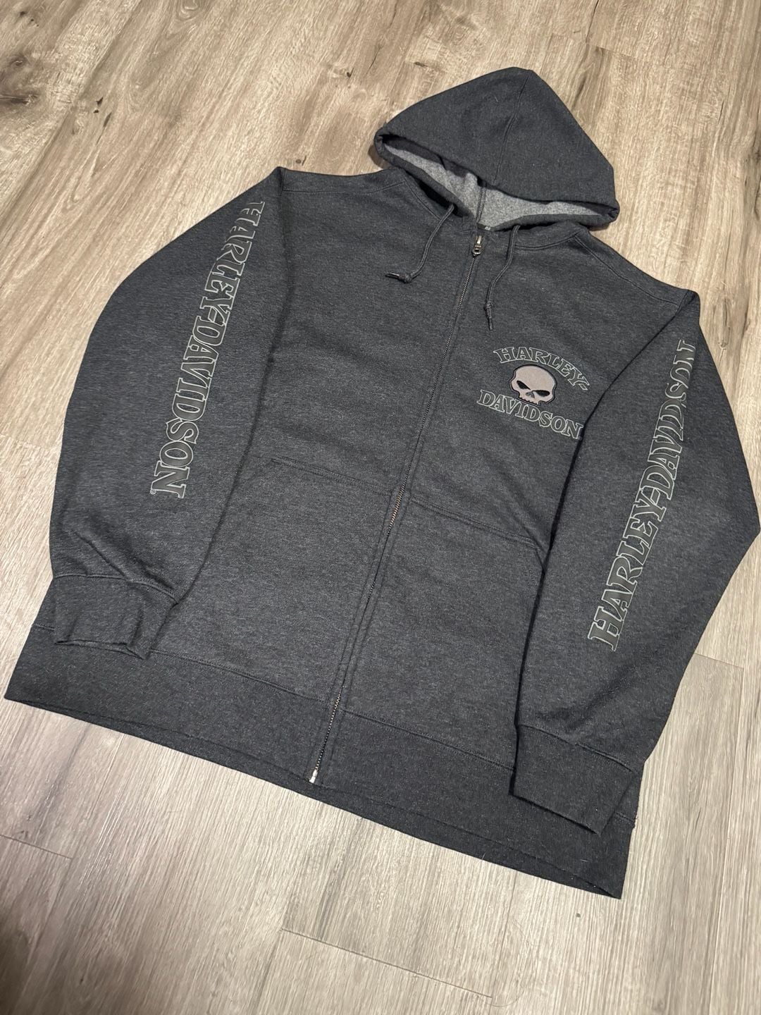 Harley Davidson Willie G Skull Hoodie Gray w/ Sleeve Graphics

 8