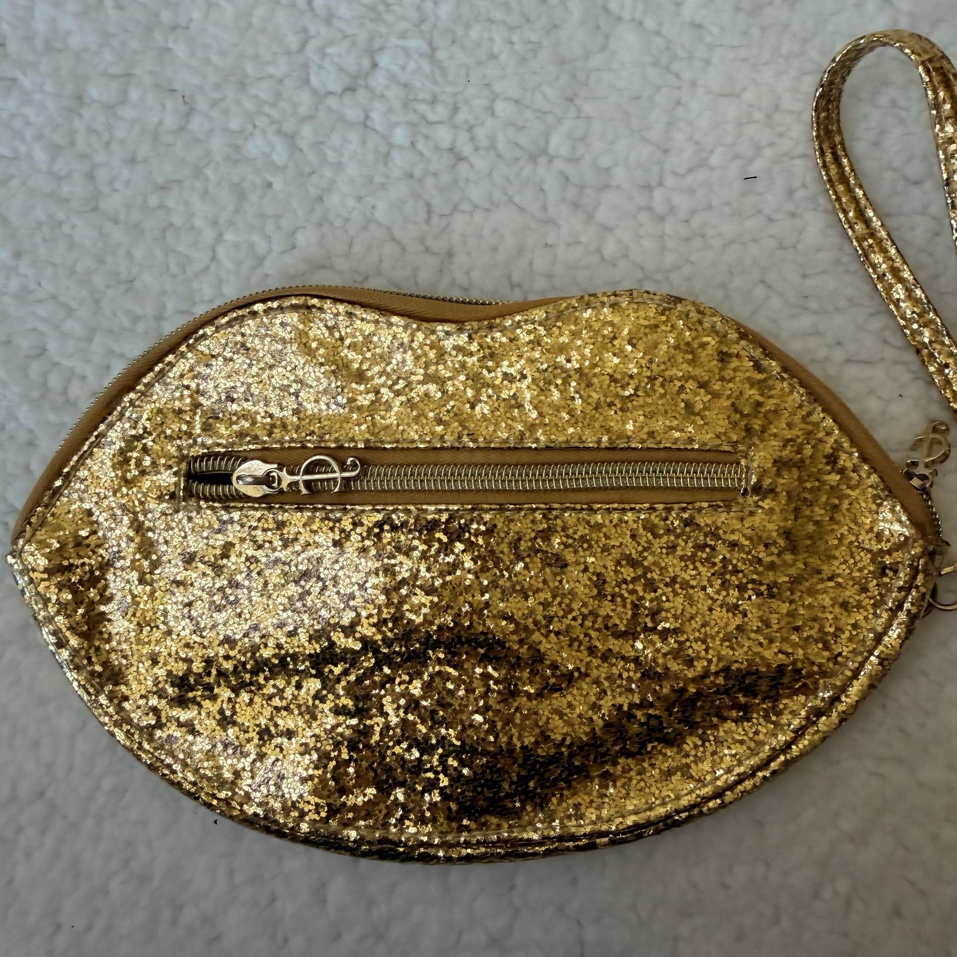 Juicy Couture Gold Glitter Lip Clutch Wristlet 3