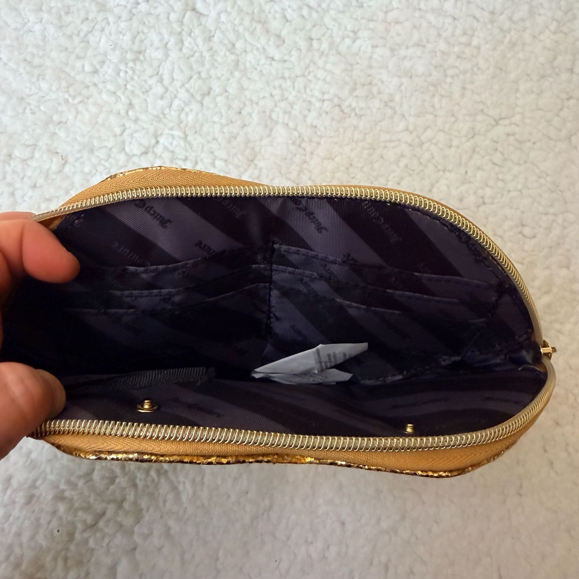 Juicy Couture Gold Glitter Lip Clutch Wristlet 4