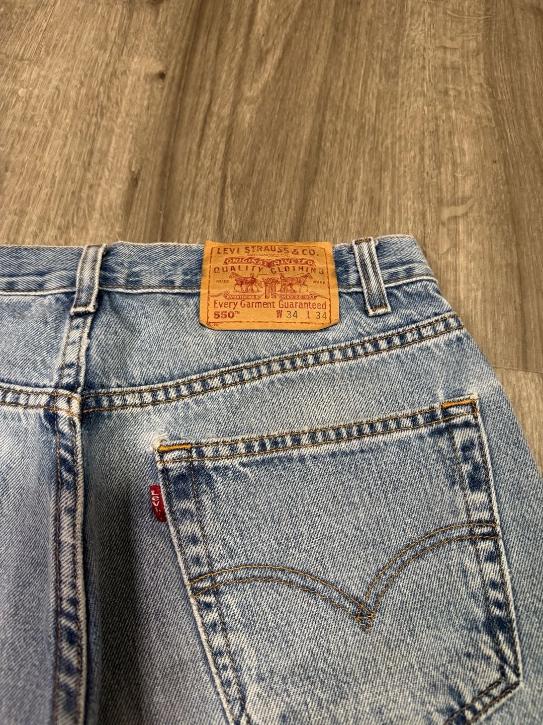 Vintage Levis Baggy Light Wash Jeans Distressed Hem

 9