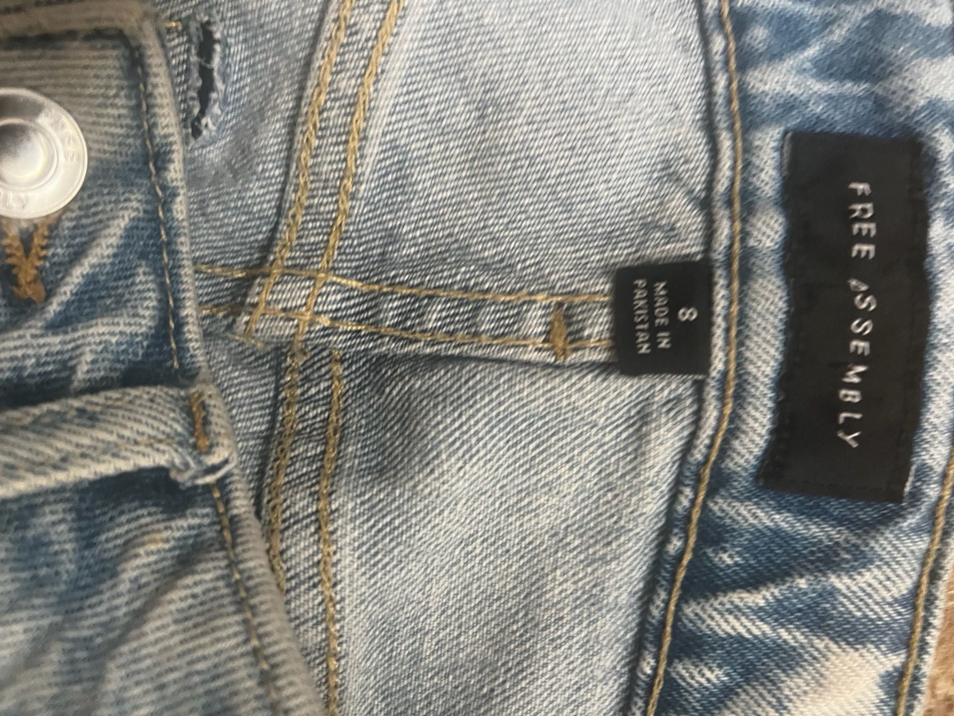 Free Assembly Distressed Straight Leg Jeans Size 8 6