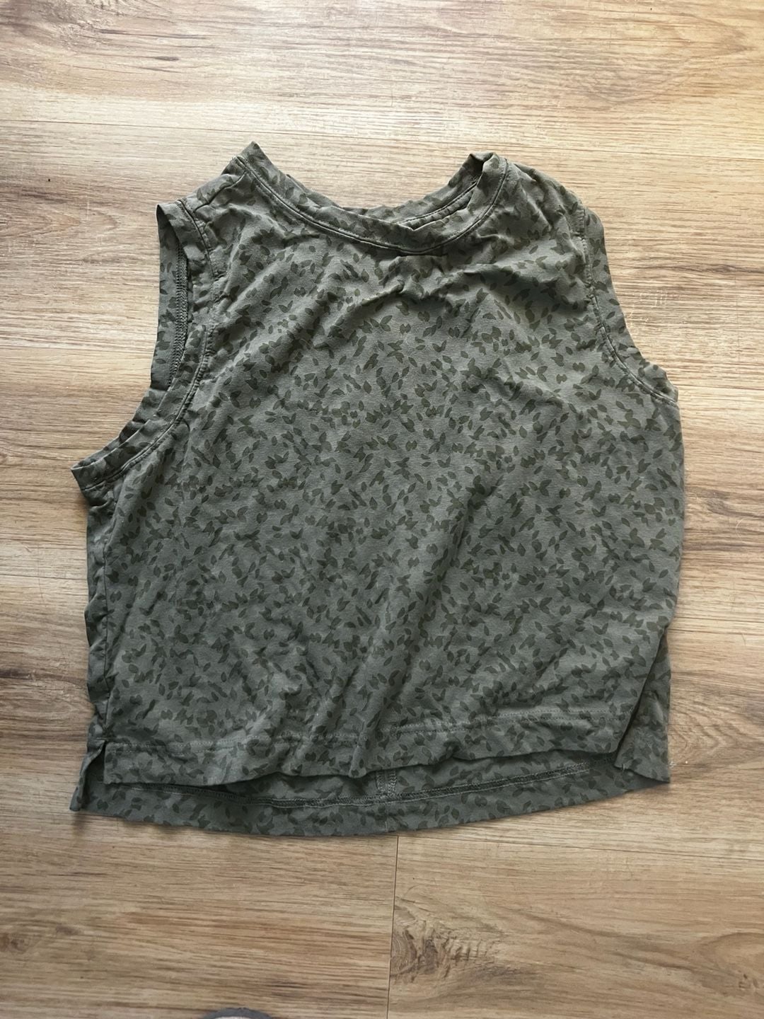 All In Motion Crop Tank Top Size XL Olive Leaf Print 2