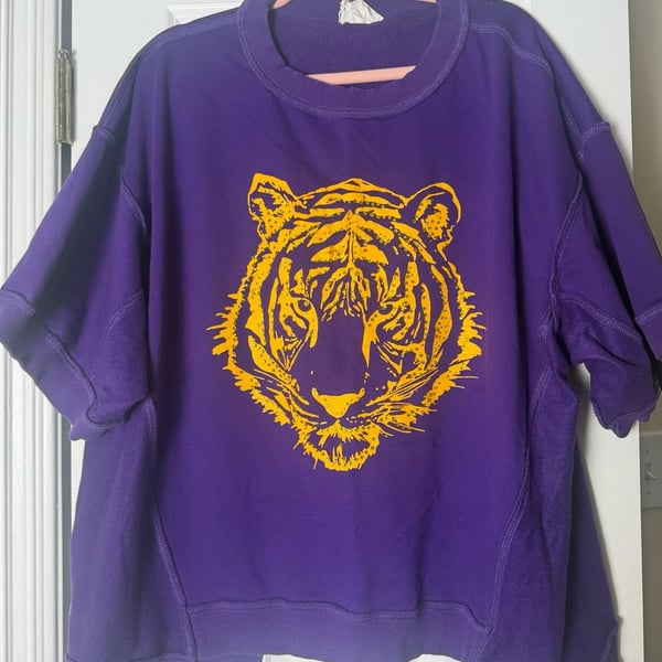 Fantastic Fawn Tiger Face Sweatshirt Size M Purple Yellow Rhinestone