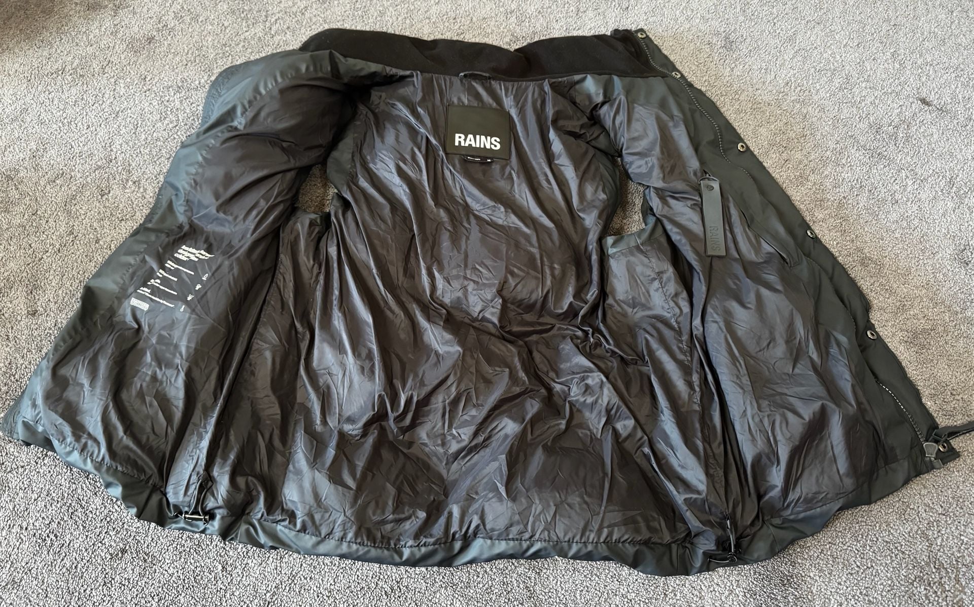 Rains Puffer Vest Size M Black Insulated Waterproof 3