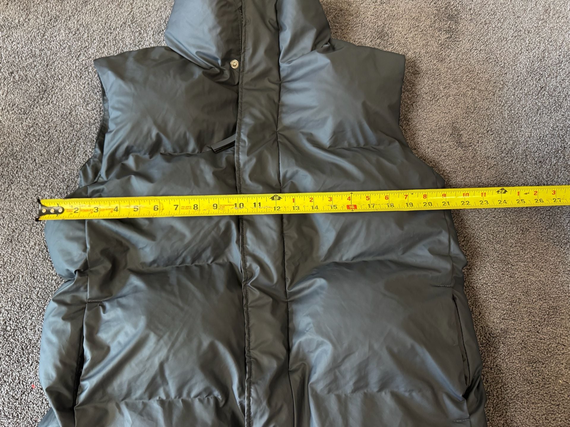 Rains Puffer Vest Size M Black Insulated Waterproof 8