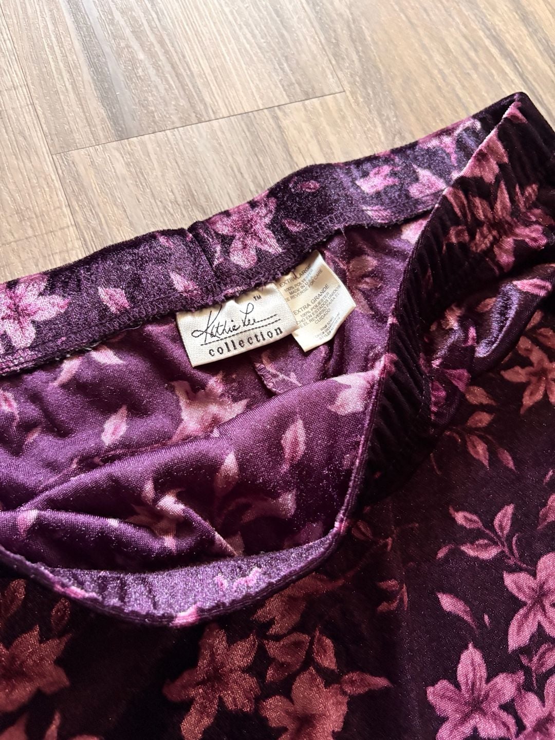Kathie Lee Collection Skirt Size Extra Large Plum Floral Velvet 7