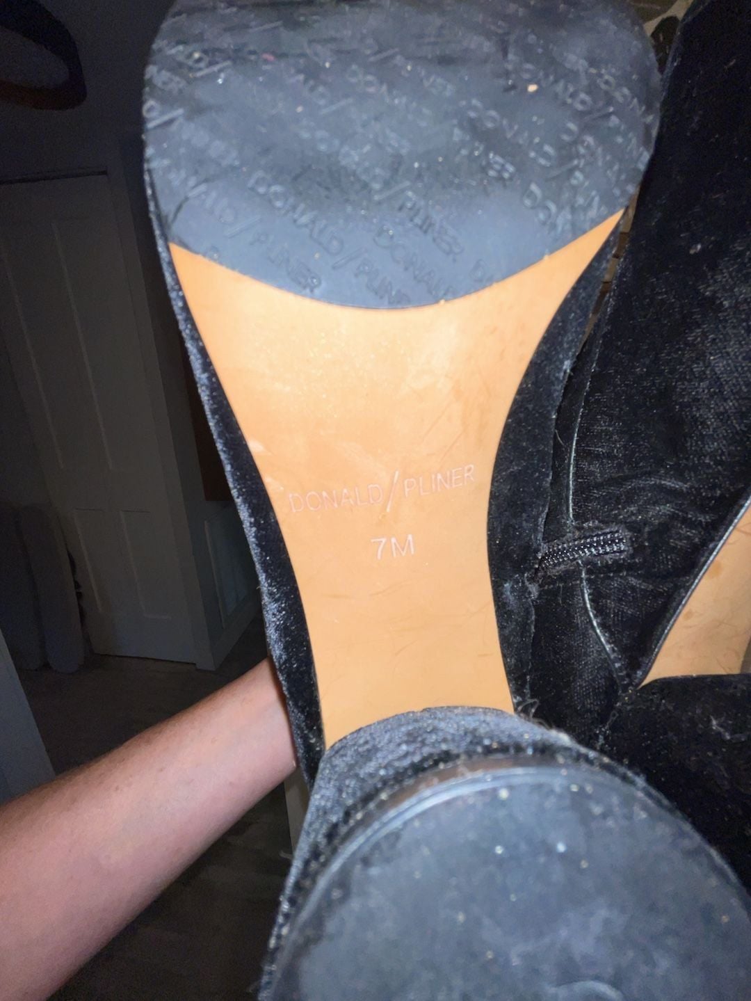 Velvet heel boots size 7.5
Halloween
Whimsigoth
Witch
Zip
Buttons
Victorian 3