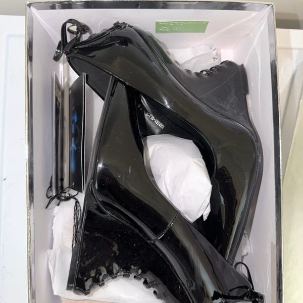 Azalea Wang Kabir Wedge Pumps Size 7.5 Black Patent Lace-Up Heels