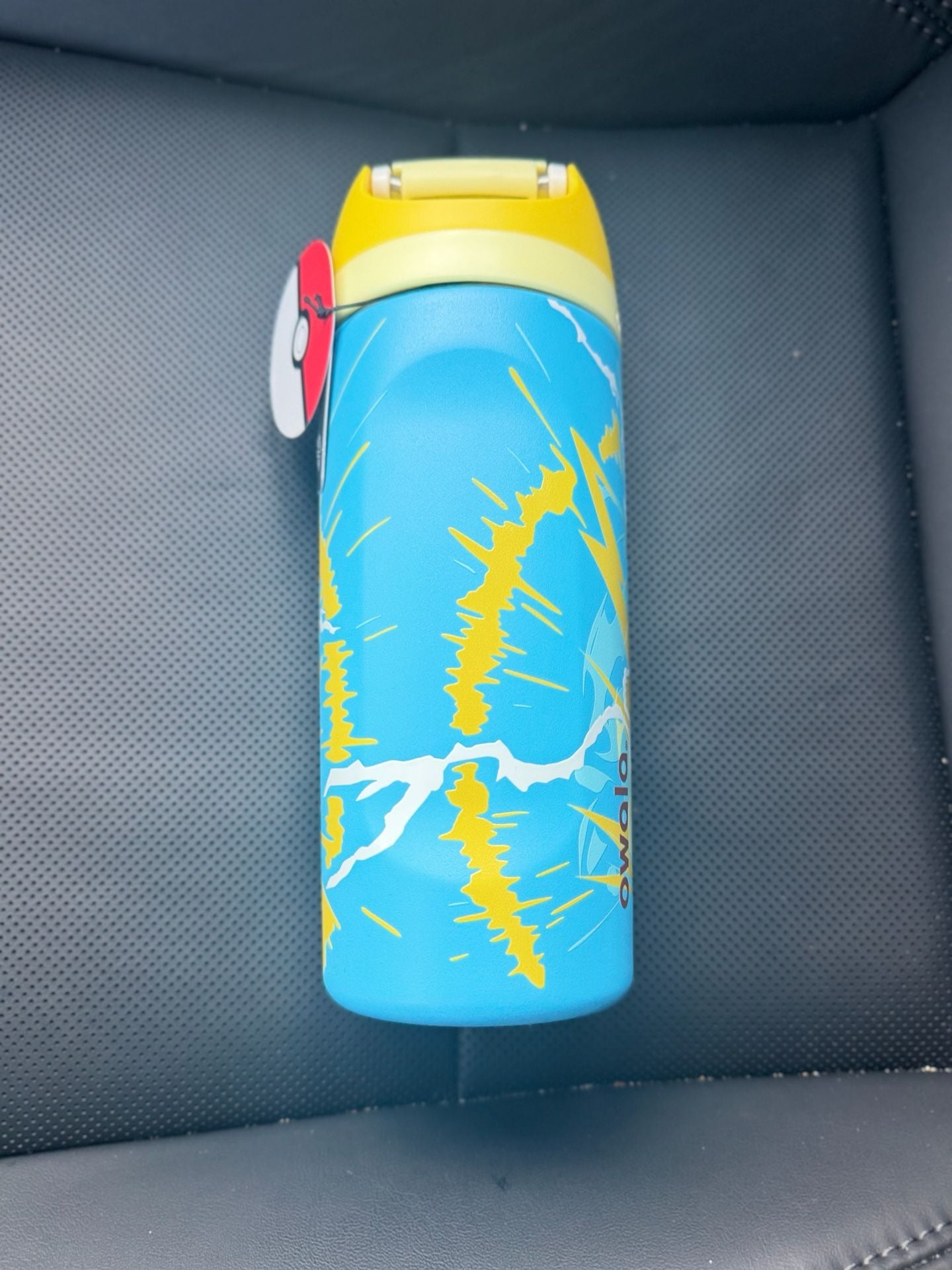Owala FreeSip Water Bottle Pikachu Size 16 oz 3
