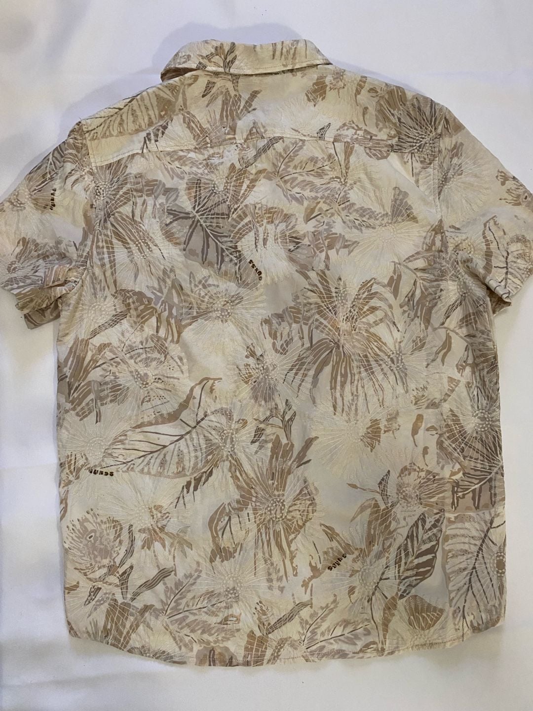 GUESS Short Sleeve Button Up Shirt Size S White Floral 11