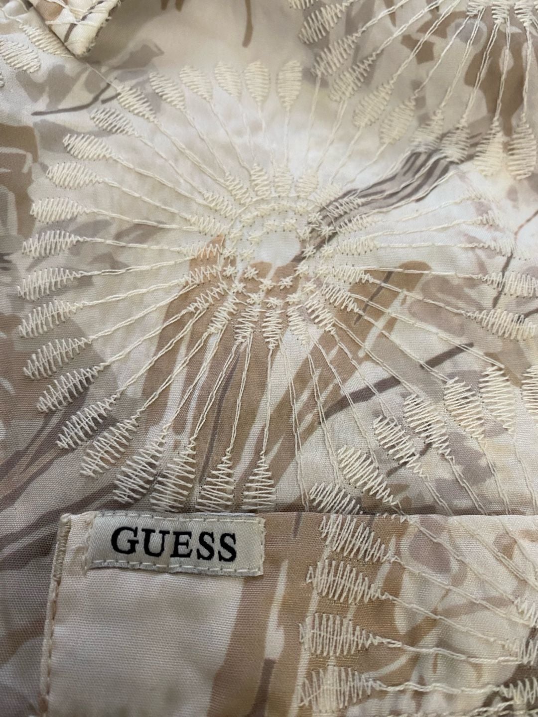 GUESS Short Sleeve Button Up Shirt Size S White Floral 13