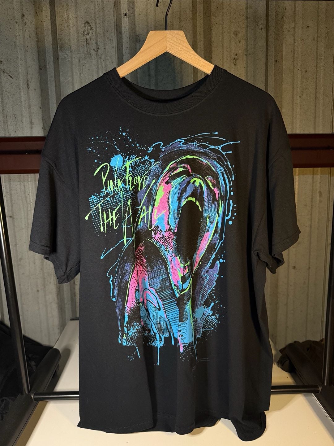 Liquid Blue Pink Floyd The Wall Band T-Shirt Black 2