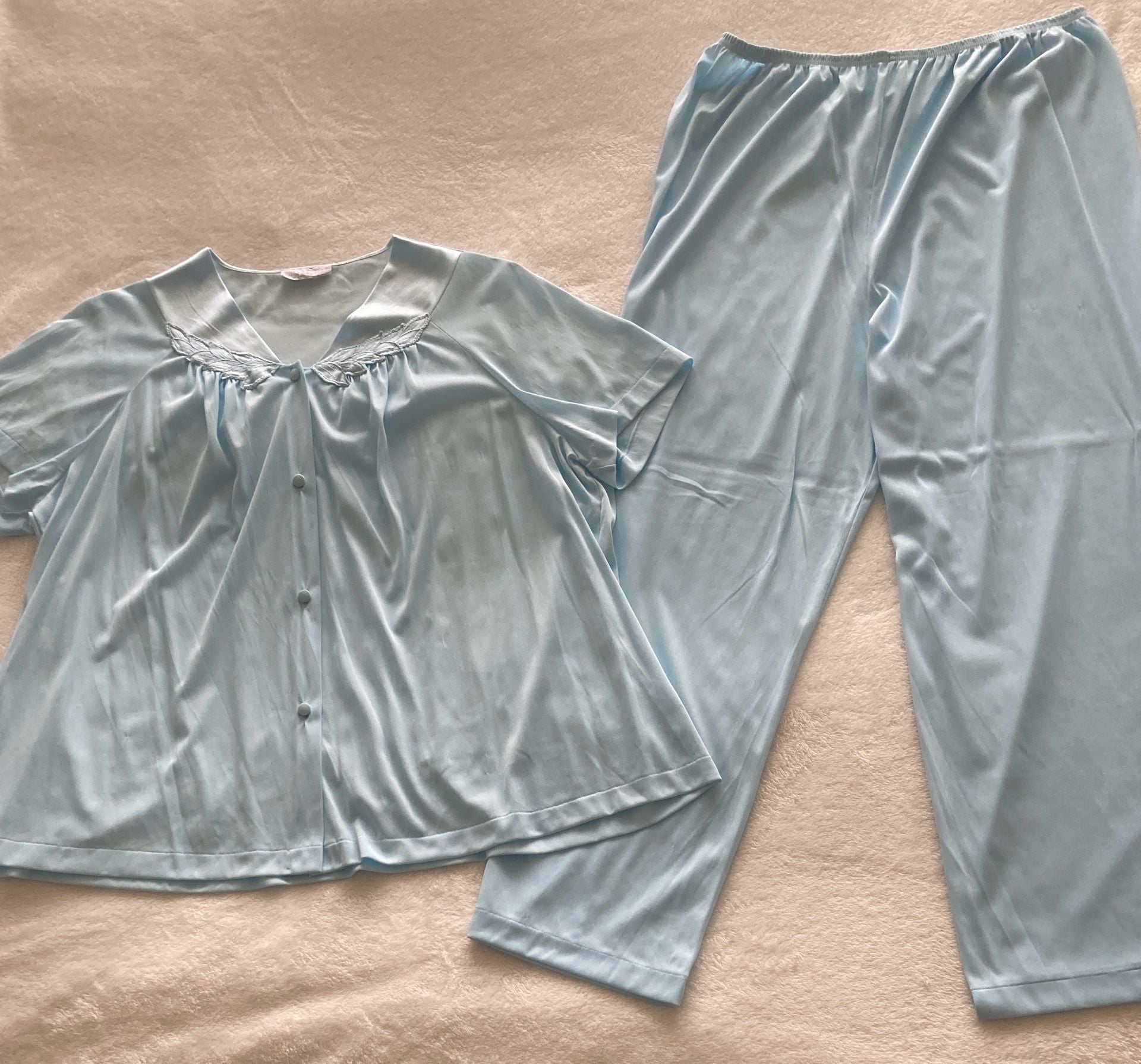 Vassarette Pajama Set Size XXL Light Blue Nylon Tricot Embroidered Lightweight Vintage 1