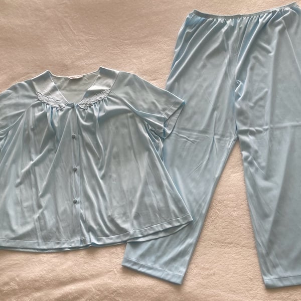Vassarette Pajama Set Size XXL Light Blue Nylon Tricot Embroidered Lightweight Vintage