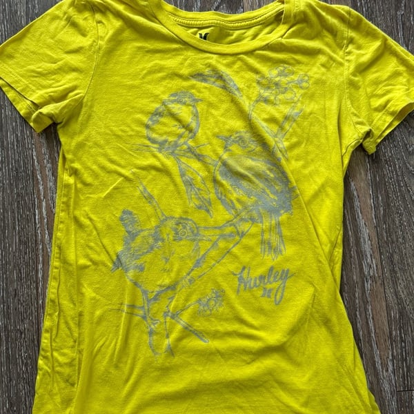 Hurley Yellow Bird Graphic T-Shirt XL