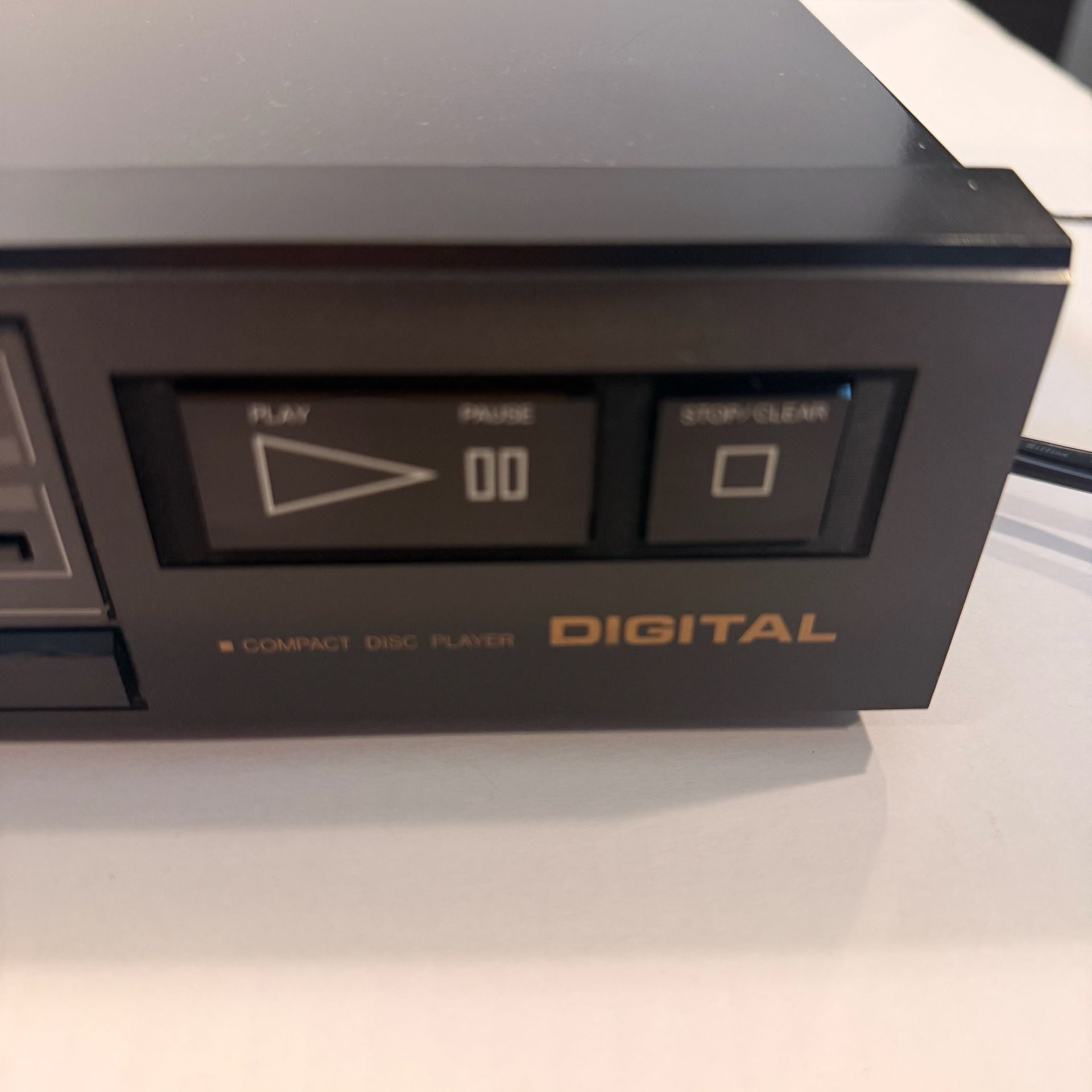 Emerson CD170R Vintage Compact Disc Player (CD Player) Tested/Works (No Remote) 6