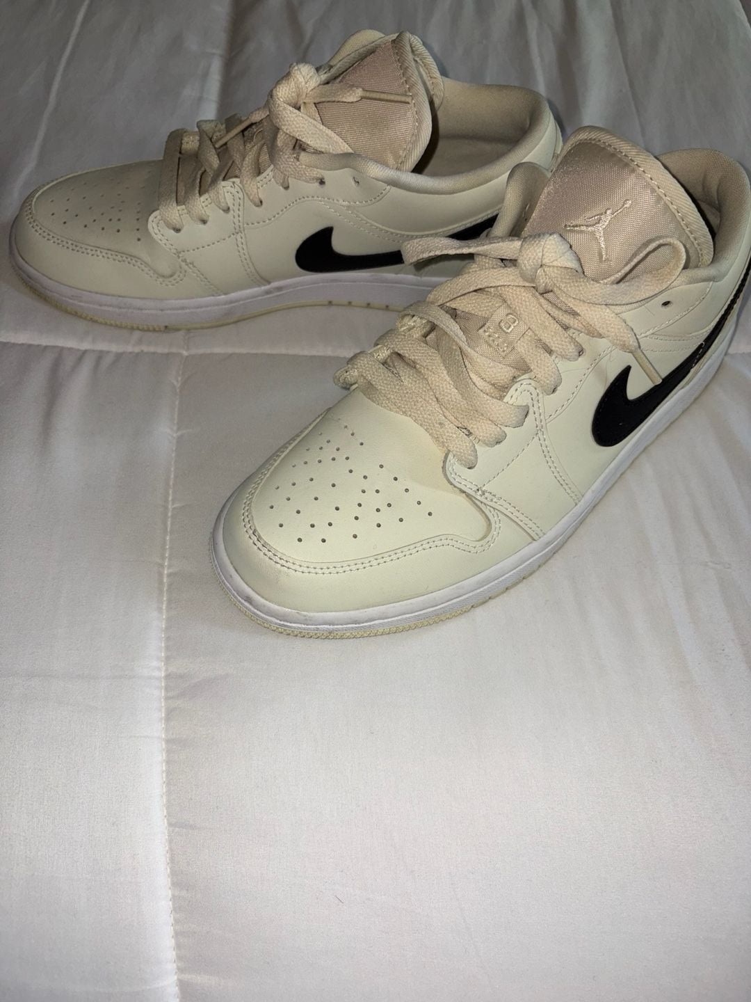 Jordan Air Jordan 1 Low Size 9 Coconut Milk White Black Sneakers 3