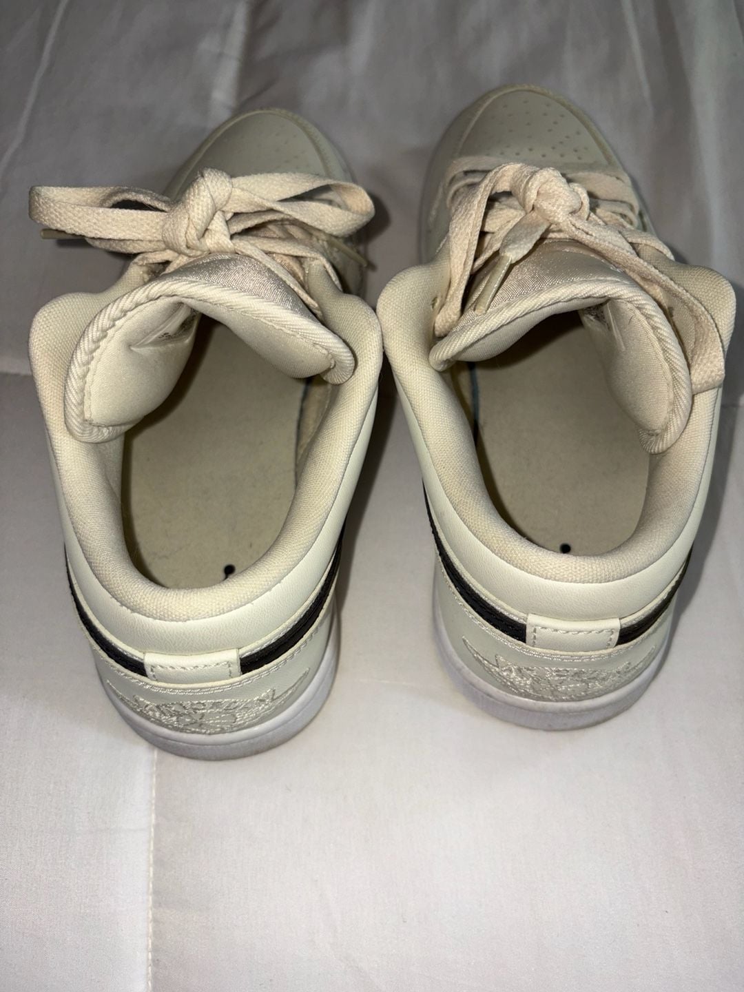 Jordan Air Jordan 1 Low Size 9 Coconut Milk White Black Sneakers 4