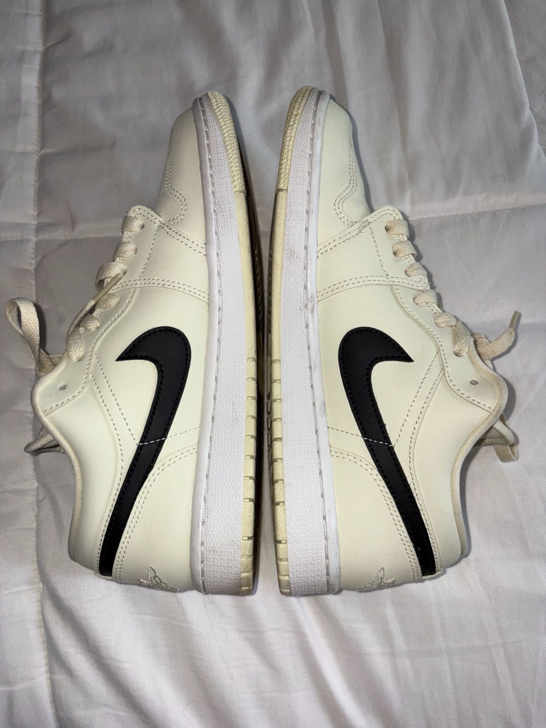 Jordan Air Jordan 1 Low Size 9 Coconut Milk White Black Sneakers 7