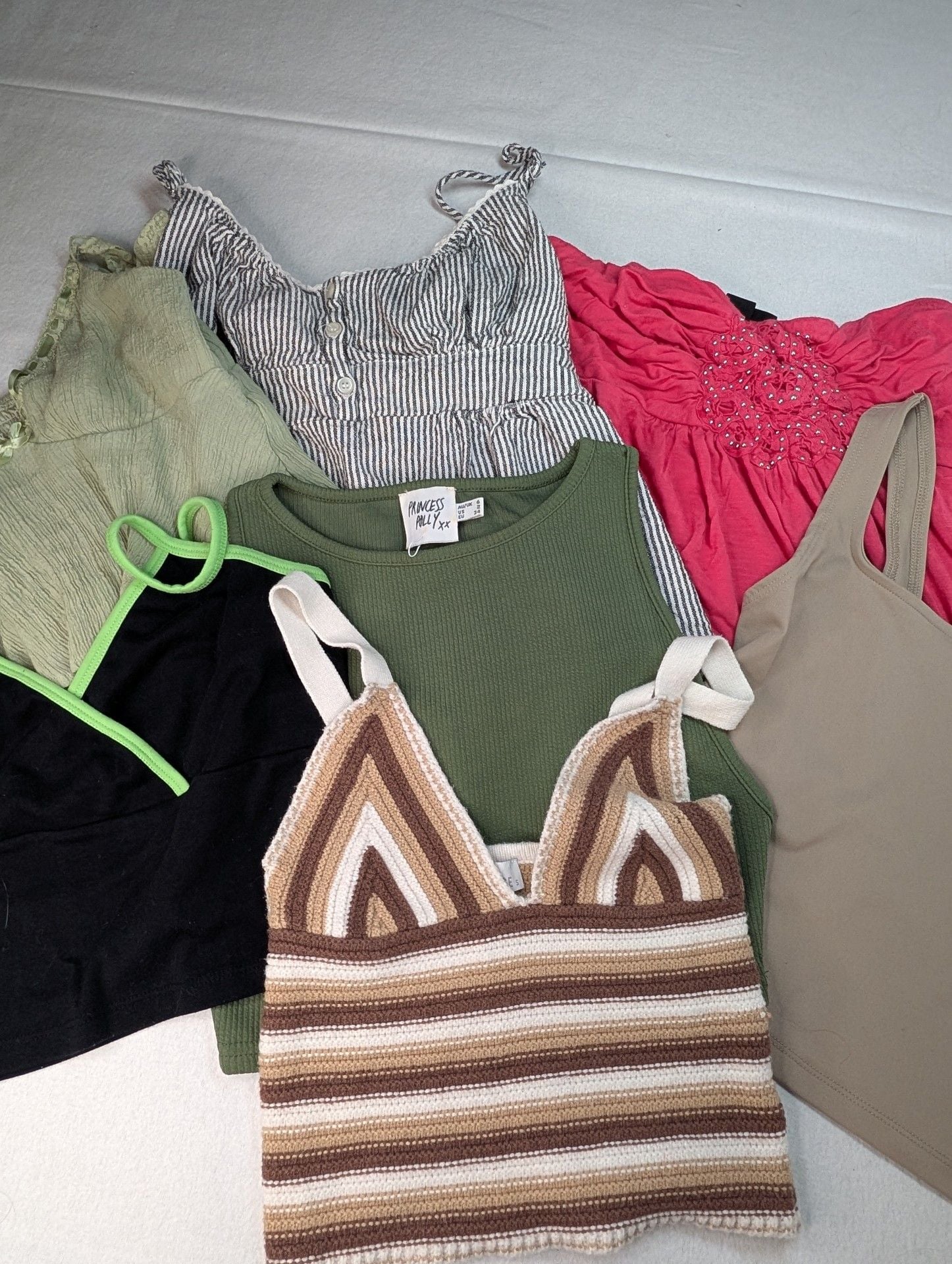 Mixed bundle of 7 small tops 1
