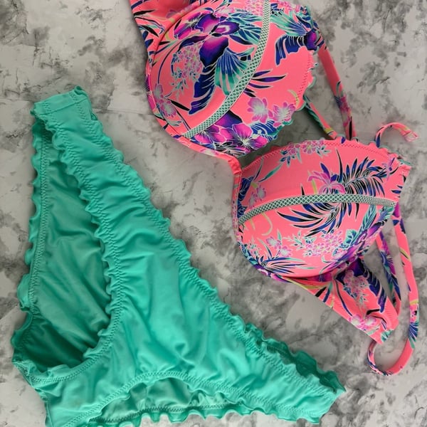 Shade & Shore Bikini Set Size 34DD Top and Size L Bottom Floral Pink
