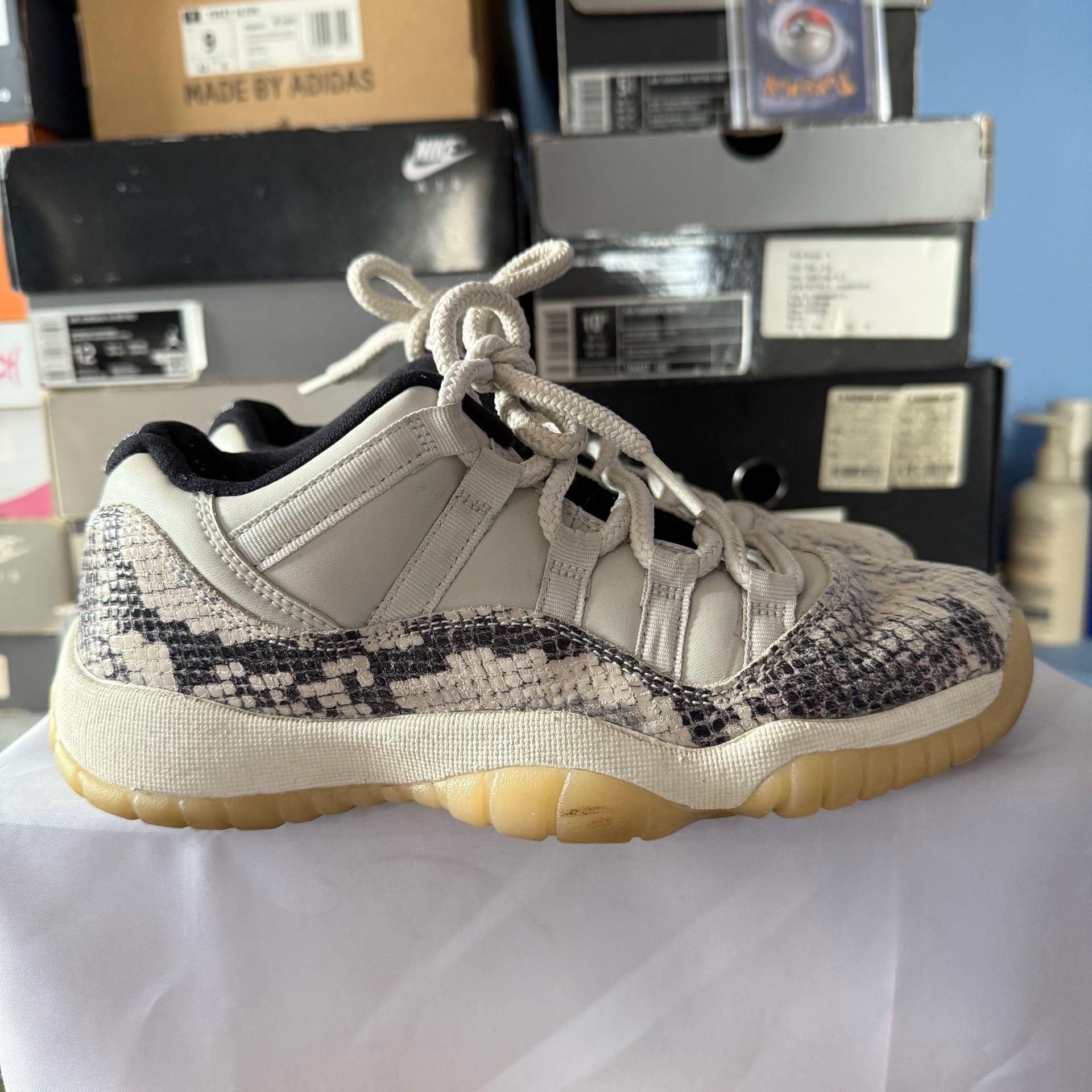 Jordan Air Jordan 11 Retro Low GS Size 5Y Light Bone Snakeskin 2