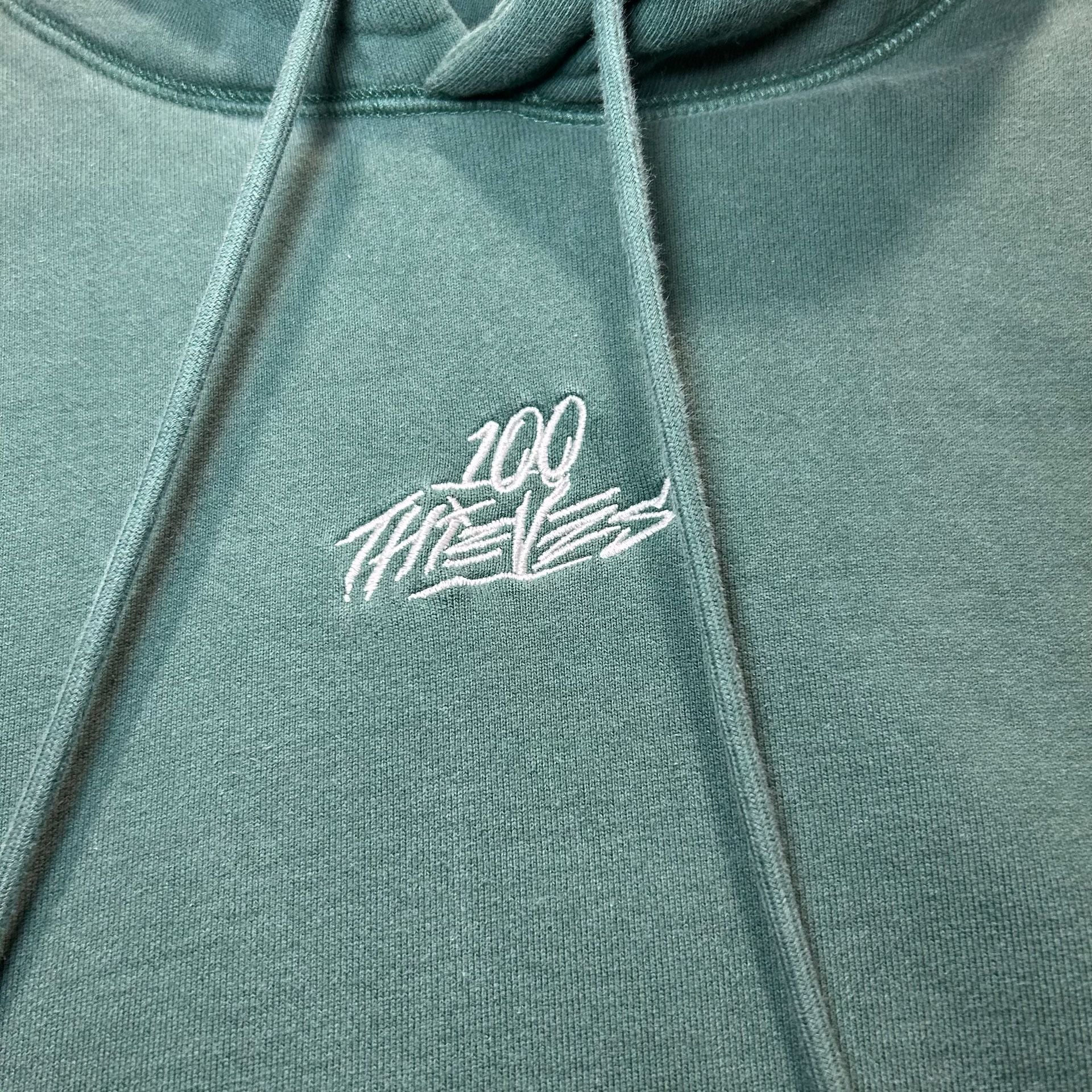 100 Thieves Men’s Green Hoodie Logo Embroidered Pullover Size M 4