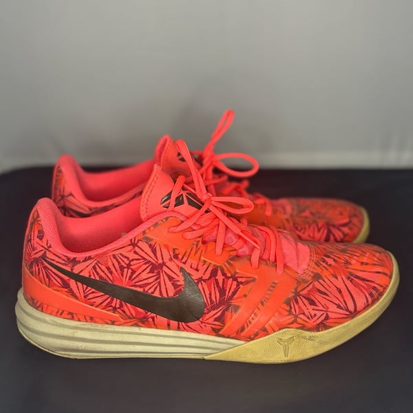 Nike Kobe Mentality Size 13 Hot Lava Basketball Shoes Sneakers