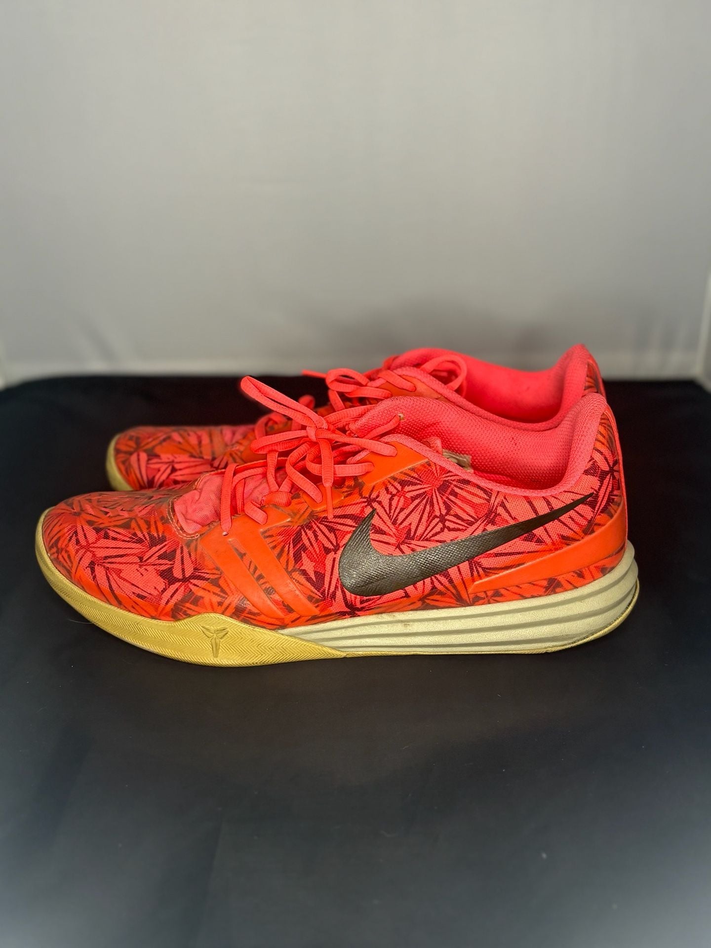Nike Kobe Mentality Size 13 Hot Lava Basketball Shoes Sneakers 3