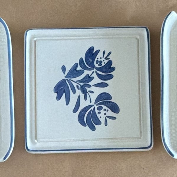 Pfaltzgraff Yorktowne Trivet And Corn Dishes